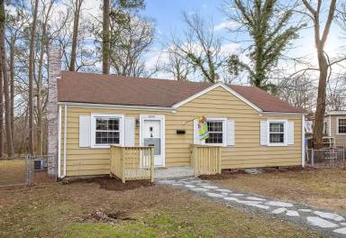 Main picture of 6001 Clover Ln