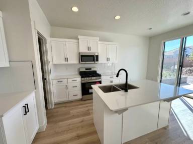 Main picture of 2888 E Sunrider Ln