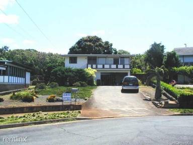 Main picture of 2111 Ala Mahamoe St