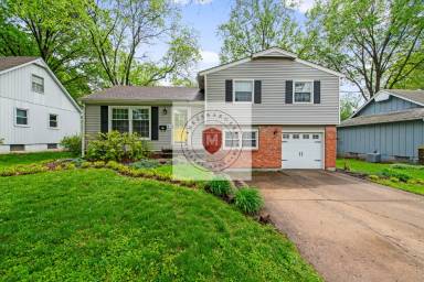Main picture of 7809 W 97th St