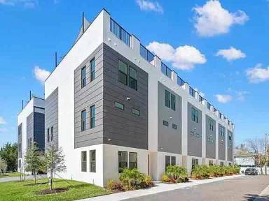 Main picture of 4215 W North a St
