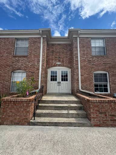 Main picture of Colonial Point Condominiums