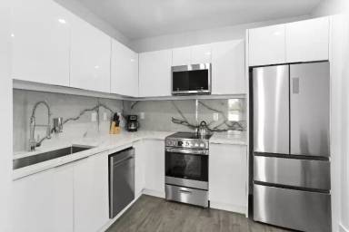 Main picture of 927 S Howard Ave
