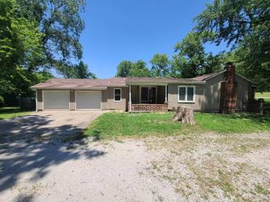 Main picture of 140 S Sugar Creek Blvd