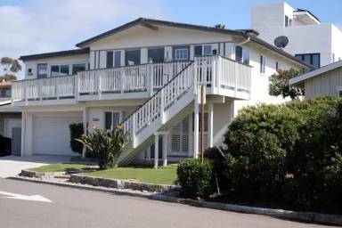 Main picture of 2382 Ocean St