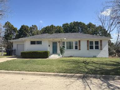Main picture of 3929 NW 32nd St