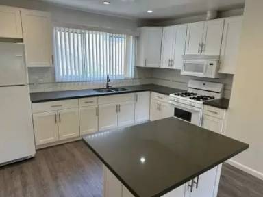 Main picture of 6060 La Prada St