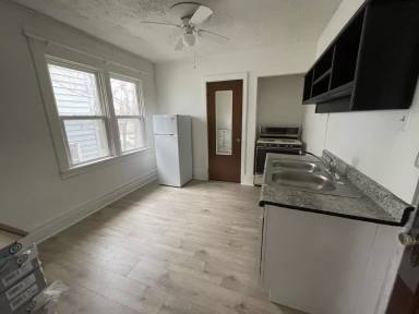 Main picture of 355 Locust St