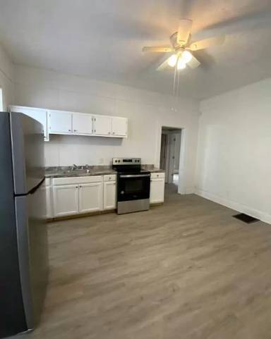 Main picture of 410 E Sixth St