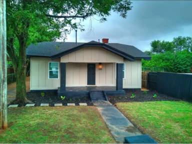 Main picture of 2115 N Kate Ave