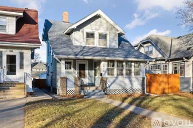 Main picture of 1099 Orange Ave E