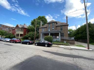 Main picture of 101 W Hubbard Ave