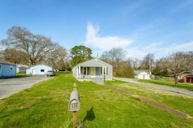 Main picture of 936 Cross St