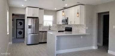 Main picture of 121 SE 5th Ave
