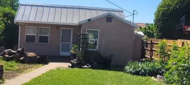 Main picture of 816 1/2 W Marlette St