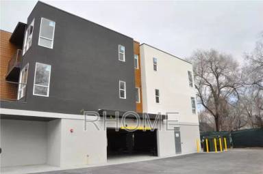 Main picture of 965 W Central Ave