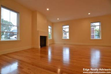 Main picture of 18 Murdock St