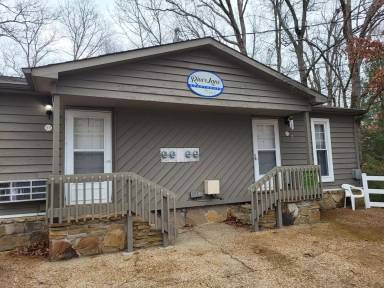 Main picture of 21 River Ln