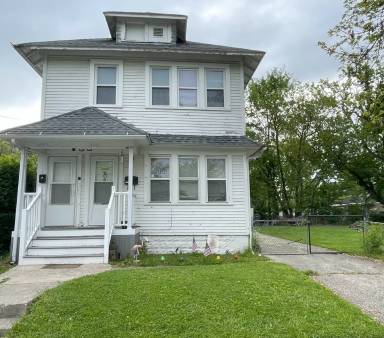 Main picture of 1537 Carlyle St