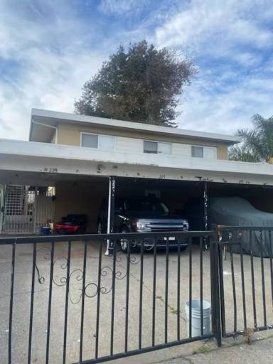 Main picture of 223 S 7th St