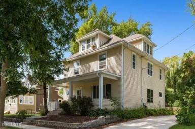 Main picture of 710 1st St W