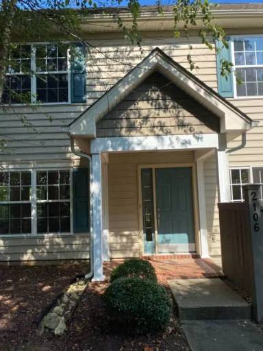 Main picture of 2103 Montgomerie Arch