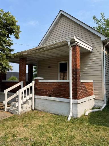 Main picture of 592 E 3rd Ave