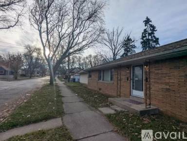 Main picture of 4802 W Hoyt Pl