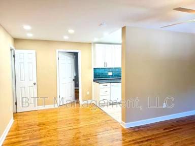 Main picture of 8712 Bradford Rd