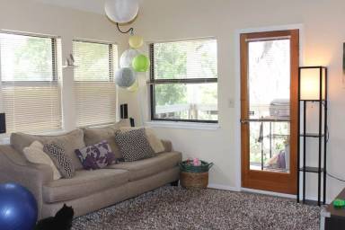 Main picture of 3025 Broadway St