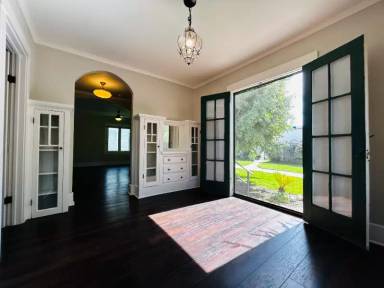 Main picture of 444 S Euclid Ave