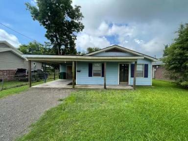 Main picture of 821 Garden Dr