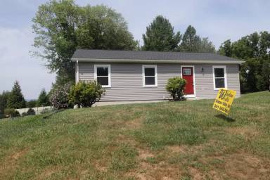 Main picture of 323 S Jefferson St