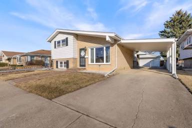 Main picture of 31 52nd Ave