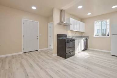 Main picture of 373 2nd Ave