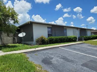 Main picture of 5375 SE 29th Pl