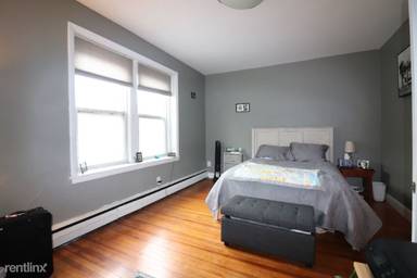 Main picture of 202 Saint Paul St