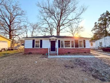 Main picture of 17 Stratton Dr