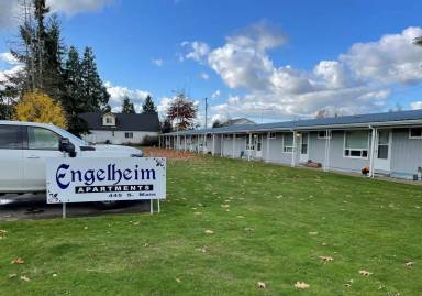 Main picture of 445 S Main St