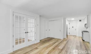 Main picture of 300 W 57th St