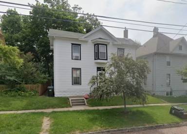 Main picture of 412 N Linn St