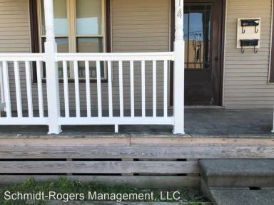 Main picture of 114 E River St