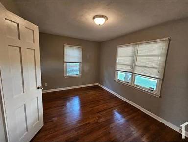 Main picture of 23 Beacon Ave