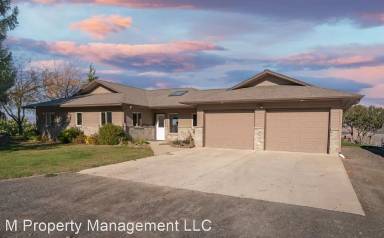 Main picture of 4010 Luebber Ln
