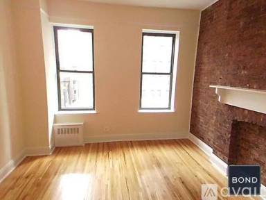 Main picture of 203 Chrystie St