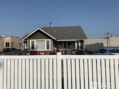 Main picture of 387 Amalia Ave