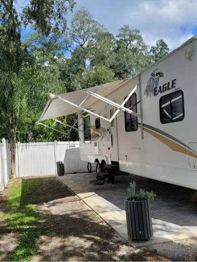 Main picture of 5312 Roberta Ln