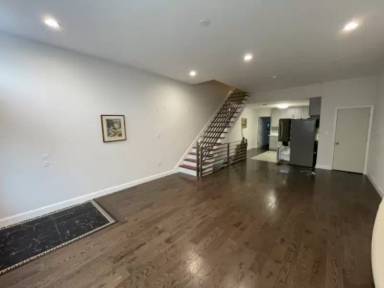 Main picture of 1325 S 6th St