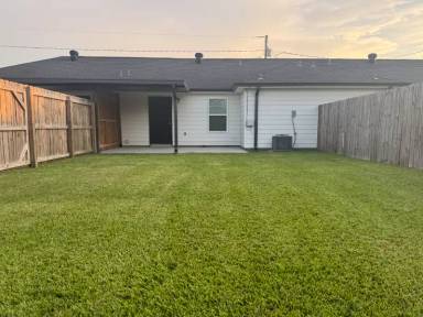Main picture of 136 Duplantis St