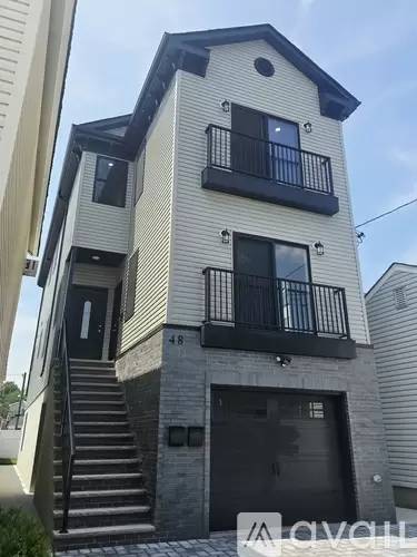 Main picture of 48 Evergreen St